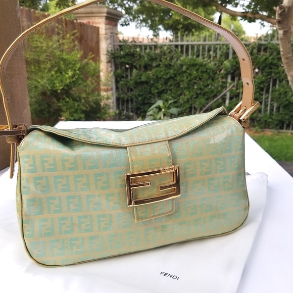 Absolutely Gorgeous Fendi Zucchino FF y2k small mama Baguette purse - Picture 7 of 16